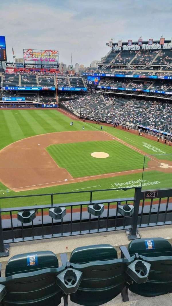 Citi Field, section: 423, row: 3, seat: 3