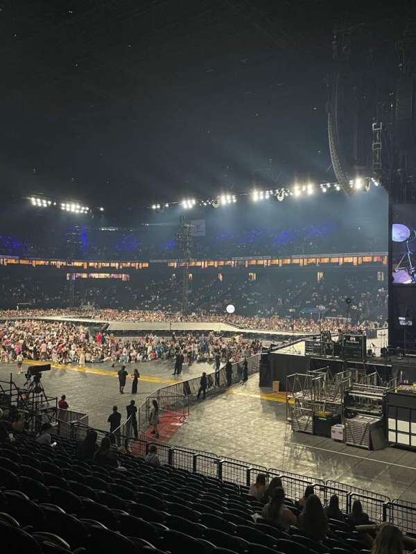Paris La Défense Arena, section: 118, row: 20, seat: 11