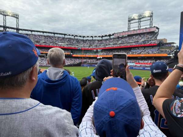 Citi Field, section: 106, row: 22, seat: 18