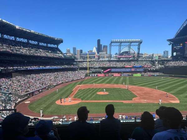 T-Mobile Park, section: 224, row: 4, seat: 10