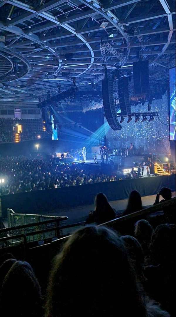 Velodrom, section: 4, row: 5, seat: 22