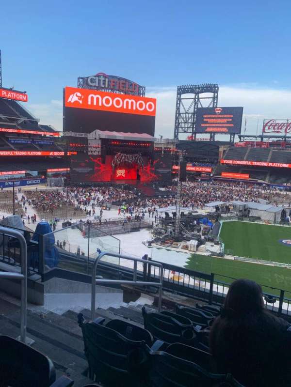 Citi Field, section: 326, row: 6, seat: 19