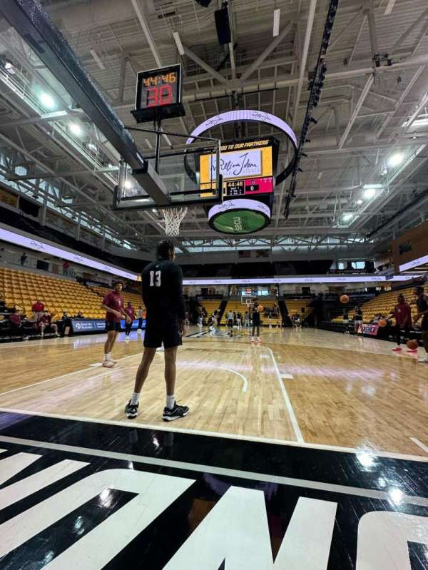 TU Arena, section: Baseline