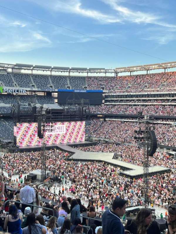 MetLife Stadium, section: 232A, row: 14, seat: 11