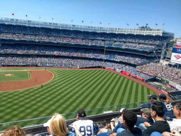 Yankee Stadium, section: 405, row: 4, seat: 18