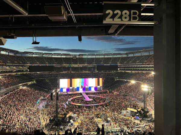 MetLife Stadium, section: 228B, row: 18, seat: 1