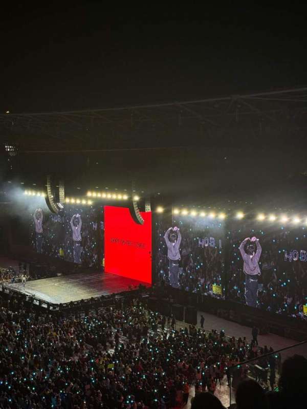 BMO Stadium, section: 212, row: P, seat: 13