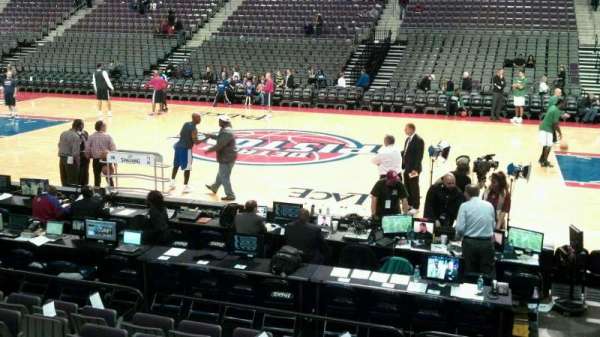 The Palace of Auburn Hills, section: 113, row: b, seat: 008