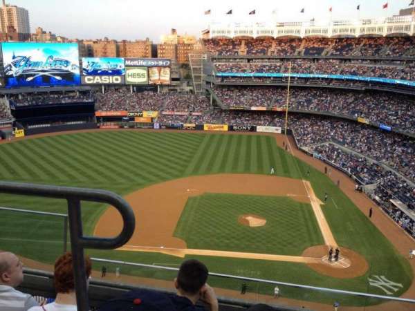 Yankee Stadium, section: 423, row: 3, seat: 19