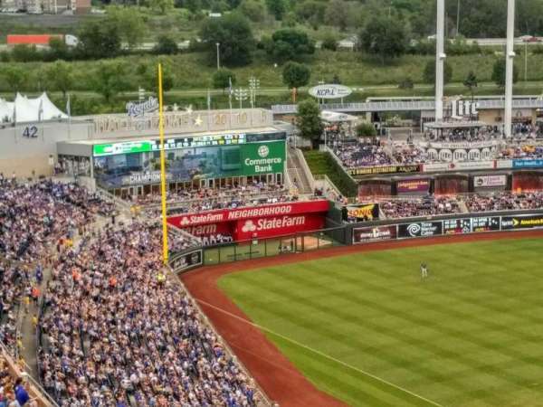Kauffman Stadium, section: 417, row: EE, seat: 23
