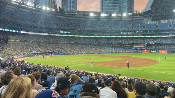 Rogers Centre, section: 114R, row: 25, seat: 8