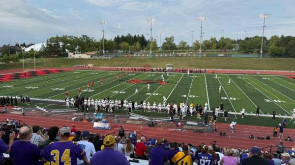 Alumni Stadium, Guelph, section: B, row: 33