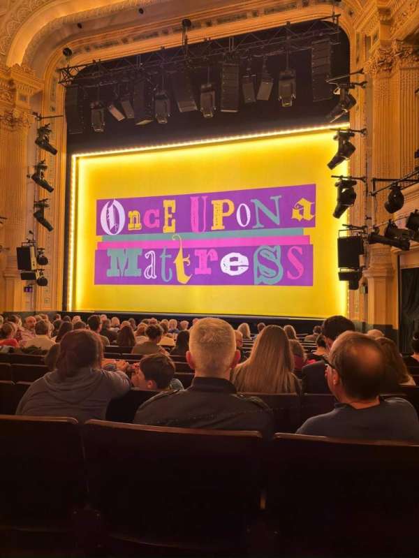 Hudson Theatre, section: Orchestra C, row: O, seat: 117