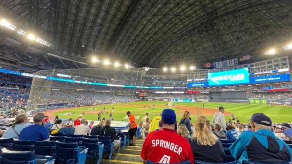 Rogers Centre, section: 117R, row: 21, seat: 1