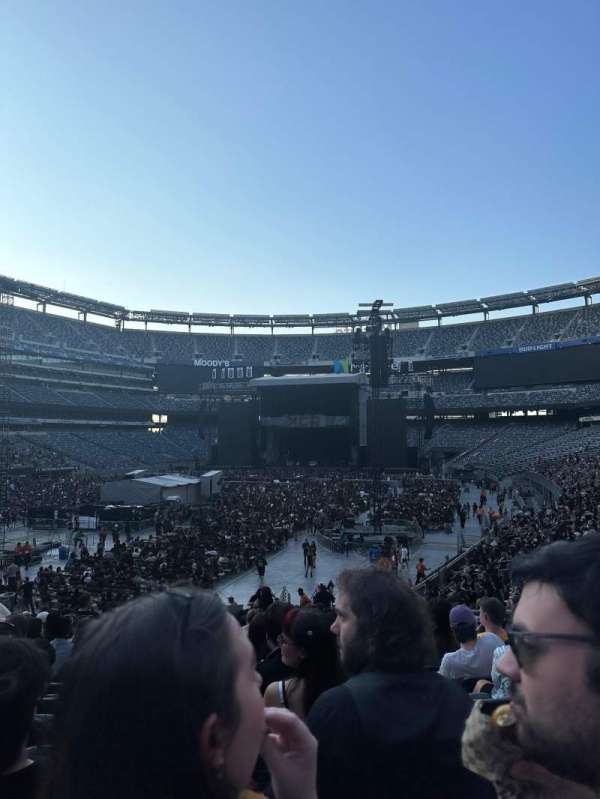 MetLife Stadium, section: 123, row: 47