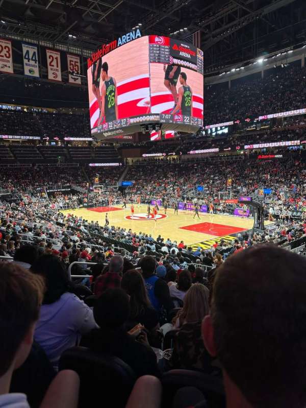 State Farm Arena, section: 105, row: S, seat: 9