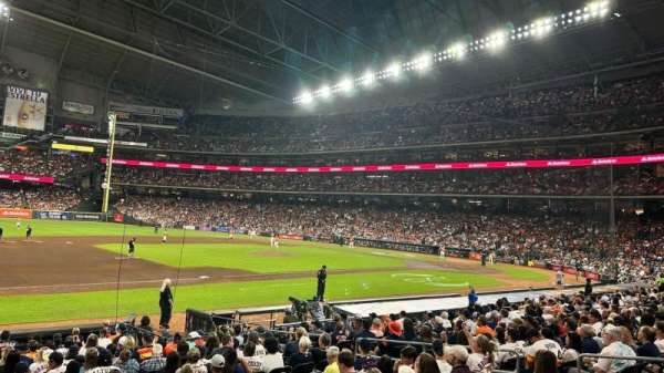 Daikin Park, section: 111, row: 18, seat: 7