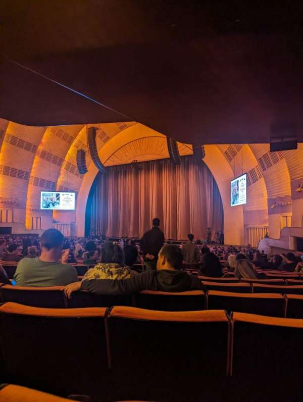 Radio City Music Hall, section: Orchestra 1, row: Q, seat: 104