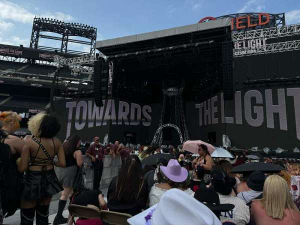 Citi Field, section: Floor A3, row: 27, seat: 5