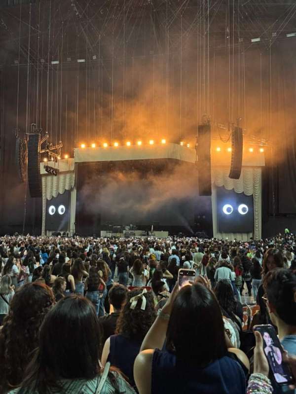 Palacio de los Deportes, section: B4, row: F, seat: 8