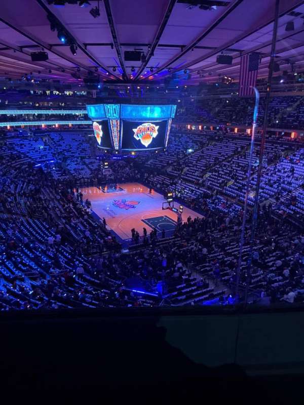Madison Square Garden, section: 414, row: 1, seat: 18