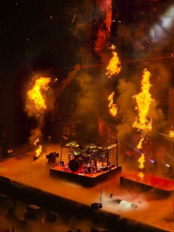 Golden 1 Center, section: 207, row: B, seat: 1