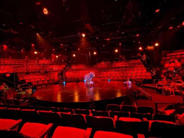 Circle in the Square Theatre, section: Orchestra 200 (Even), row: D, seat: 234