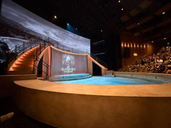 Mark Taper Forum, section: Floor, row: A, seat: 31