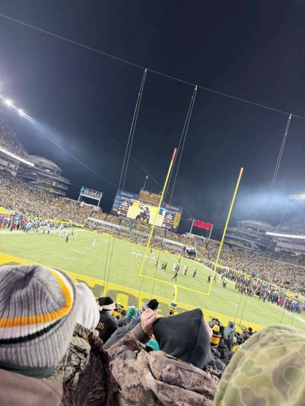 Acrisure Stadium, section: 122, row: T, seat: 7