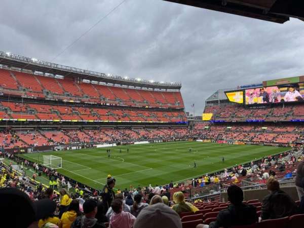 Huntington Bank Field, section: 127, row: 33, seat: 11