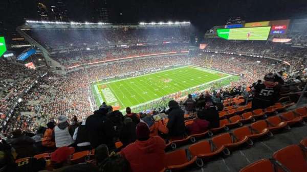 Huntington Bank Field, section: 529, row: 17, seat: 15