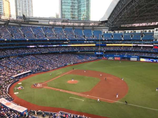 Rogers Centre, section: 516, row: 1