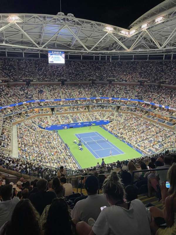 Arthur Ashe Stadium, section: 338, row: O, seat: 4