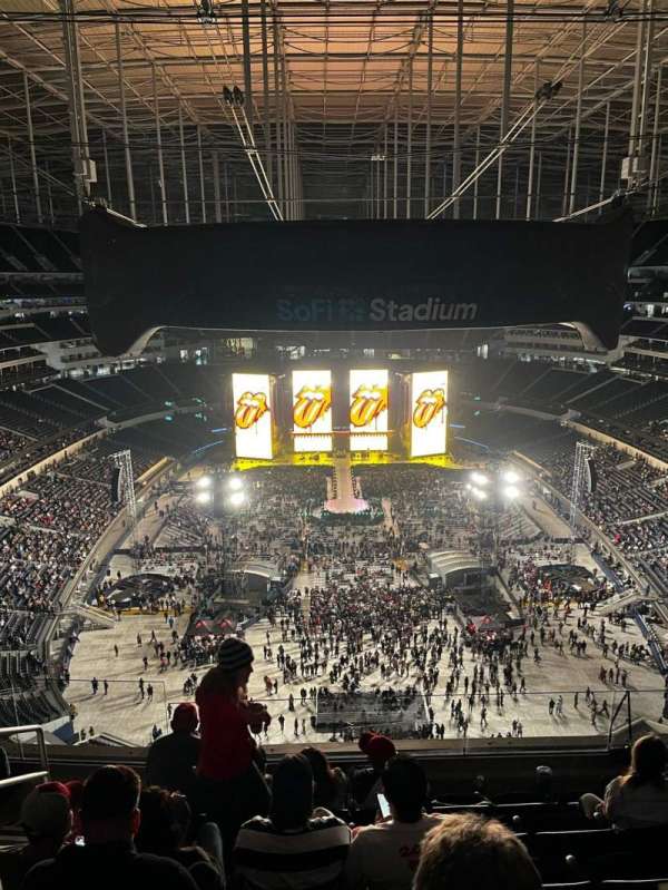 SoFi Stadium, section: 429, row: 5, seat: 21