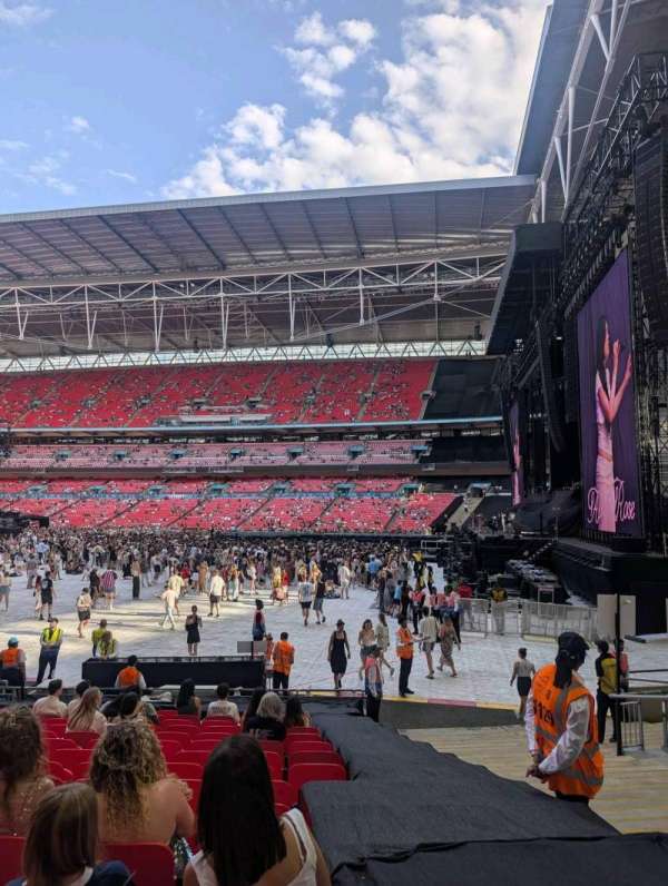 Wembley Stadium, section: 140, row: 17, seat: 204