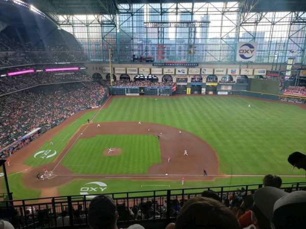 Daikin Park, section: 425, row: 4, seat: 1