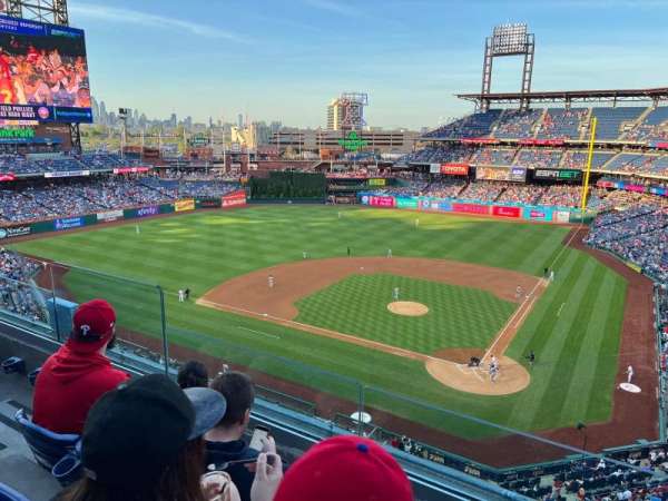 Citizens Bank Park, section: 323, row: 3, seat: 7