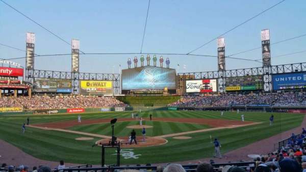 Rate Field, section: 132, row: 20, seat: 4