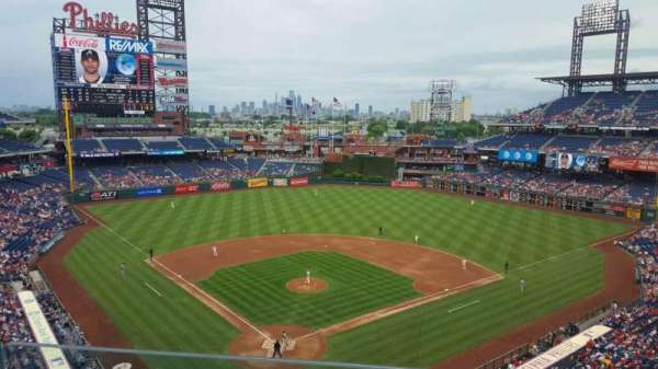 Citizens Bank Park, section: 320, row: 2, seat: 4