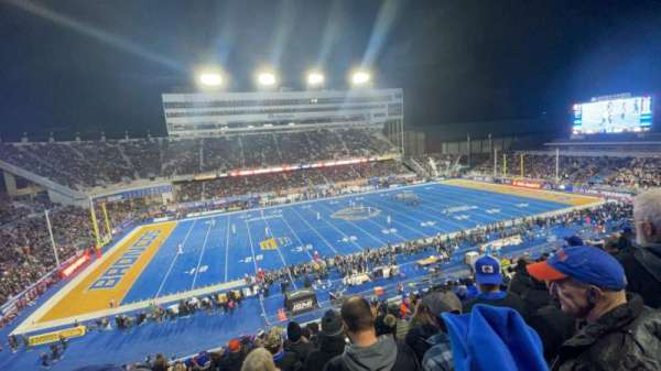 Albertsons Stadium, section: 125, row: O, seat: 8