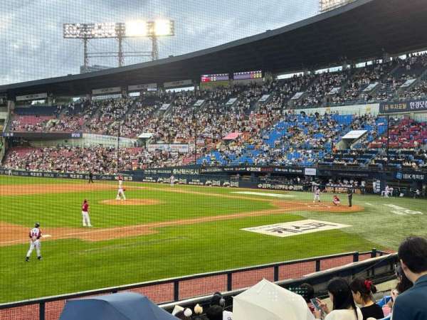 Jamsil Baseball Stadium, section: 116, row: 9, seat: 113