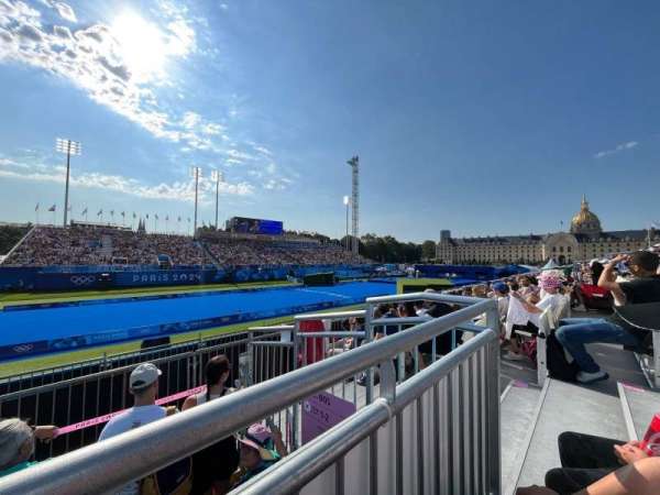 Invalides, section: B05, row: 6, seat: 4