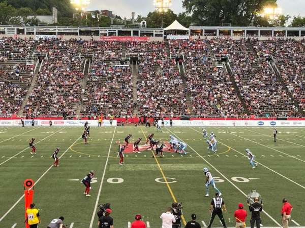 Percival Molson Memorial Stadium, section: V1, row: 10, seat: 16