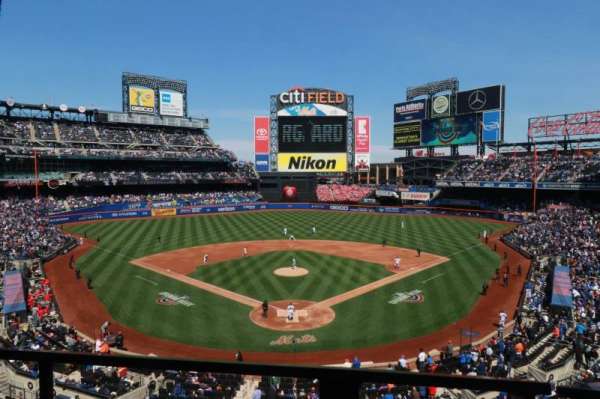 Citi Field, section: 319, row: 1, seat: 8