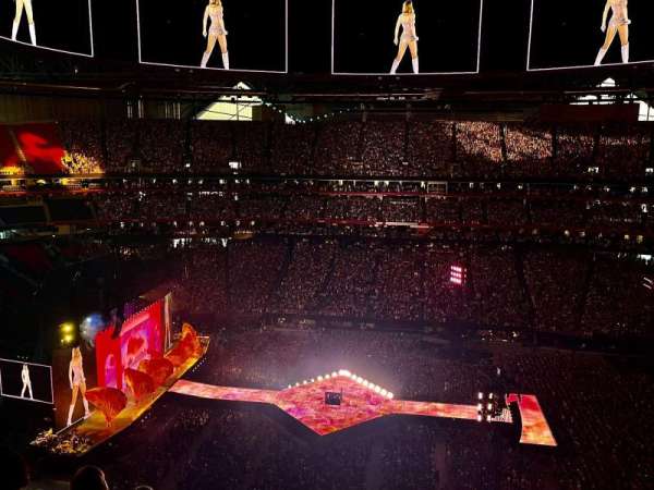 Mercedes-Benz Stadium, section: 339, row: 15, seat: 17