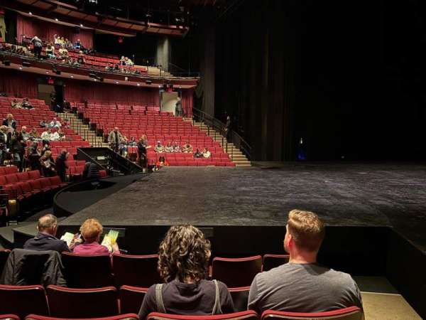 Vivian Beaumont Theater, section: Orchestra R, row: G, seat: 512