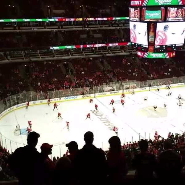 United Center, section: 303, row: 7, seat: 14