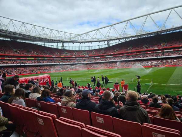 Emirates Stadium, section: 31, row: 17, seat: 976