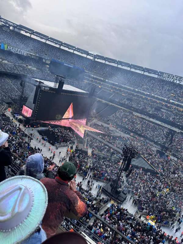 MetLife Stadium, section: 336, row: 3, seat: 15-16