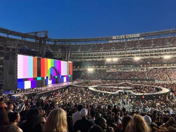 MetLife Stadium, section: 139, row: 31, seat: 17